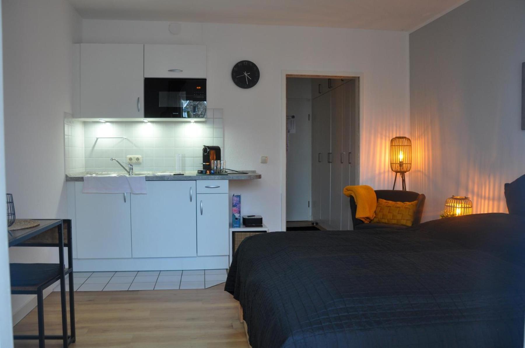 Strandhotel 1 Laboe Buitenkant foto